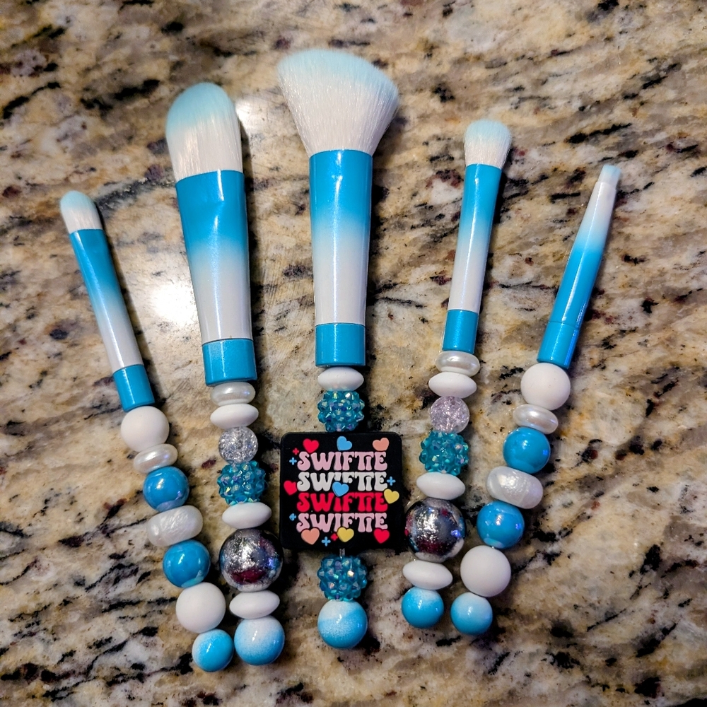 TAYLOR SWIFT Custom Makeup Brush Set